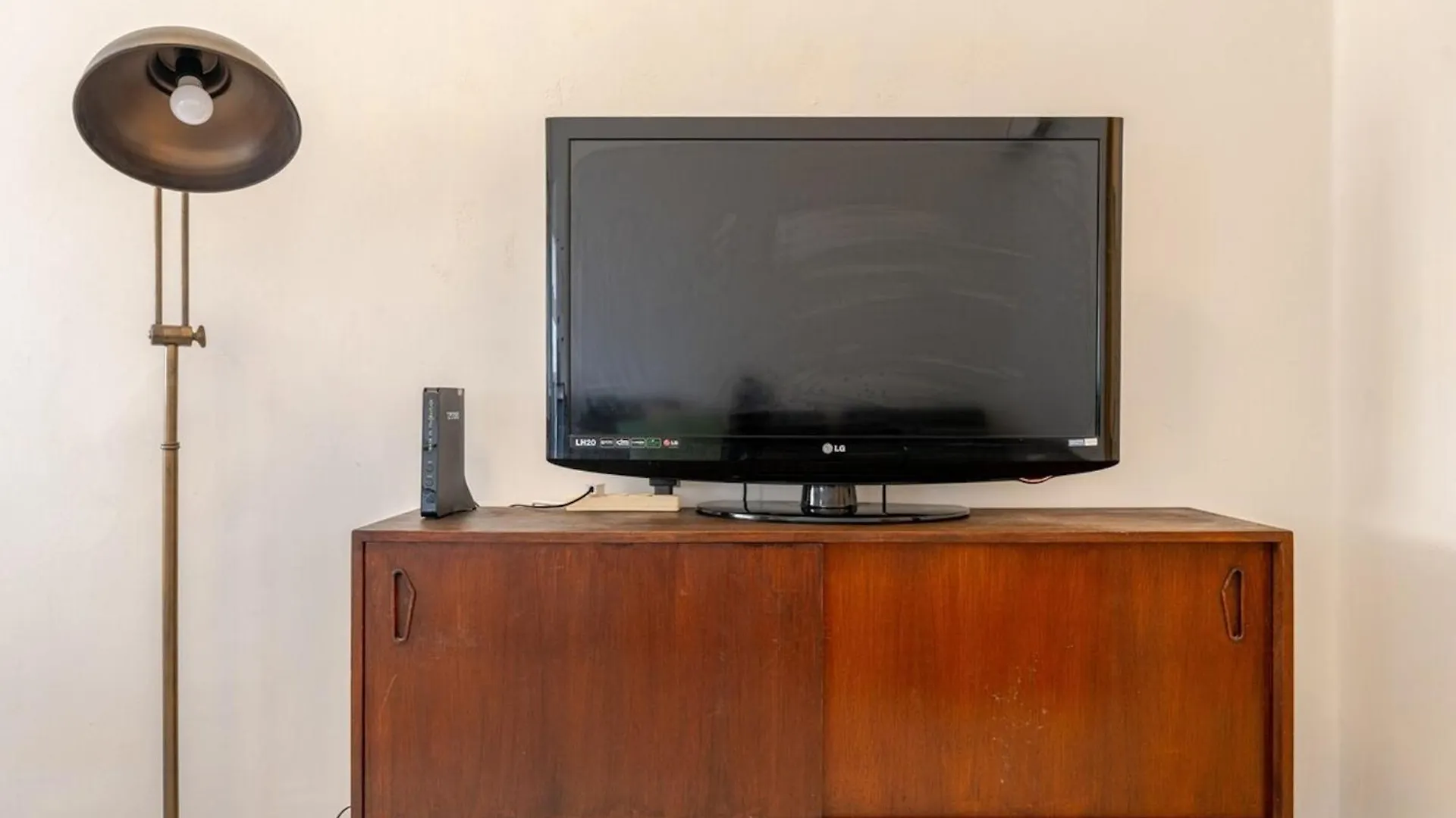 Charming 2Br Vintage Flat In Haifa Near Bahai Gardens 0*,