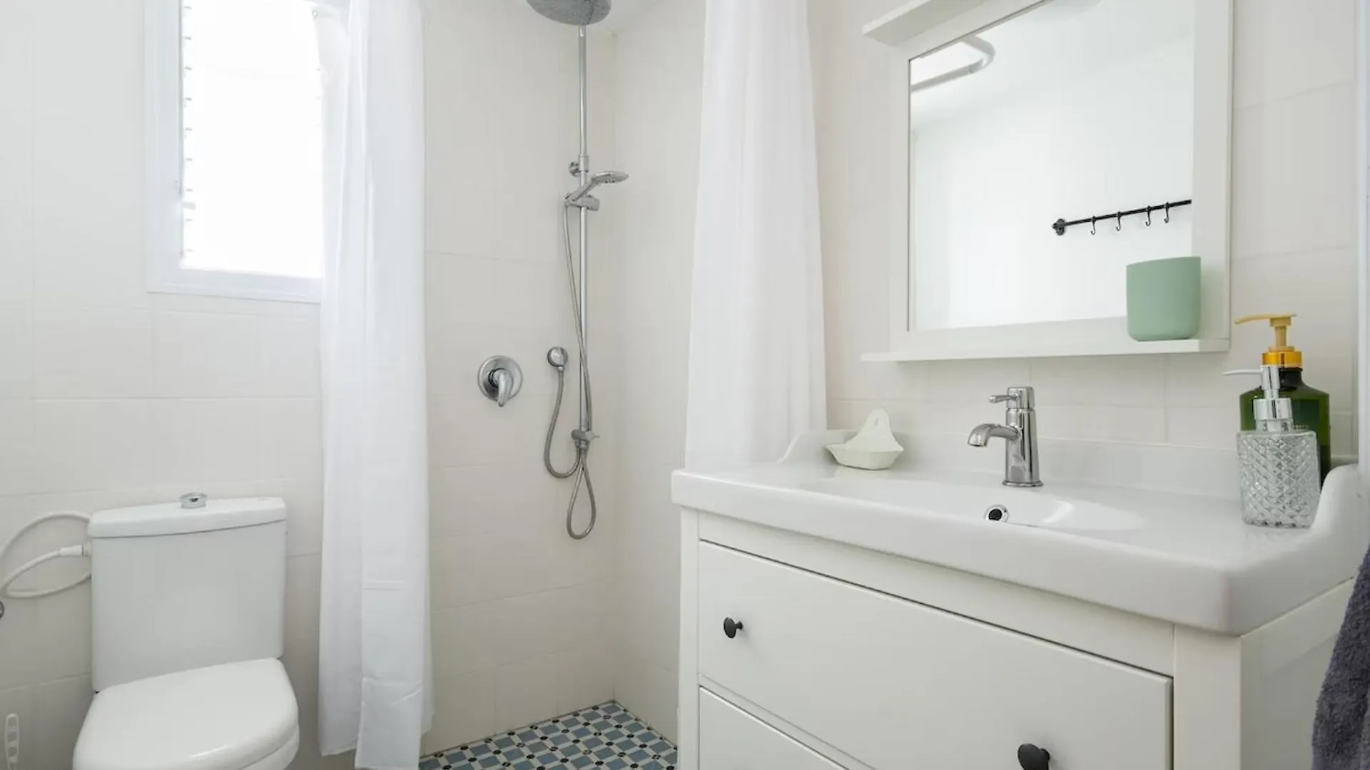 Apartment Charming 2Br Vintage Flat In Haifa Near Bahai Gardens